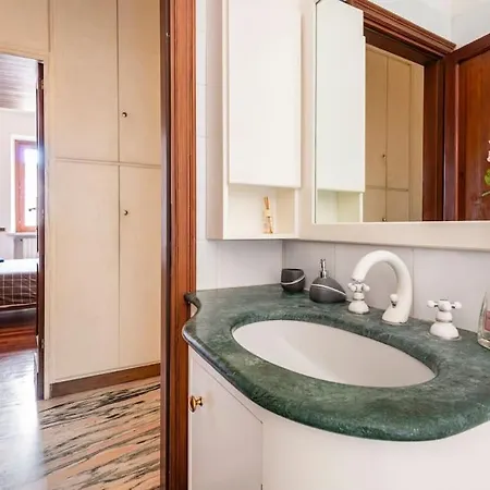 Apartment Under The Basilica Of Sant'andrea *